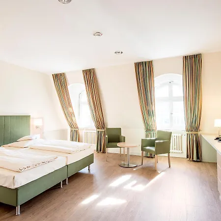 Axel Springer לינה וארוחת בוקר